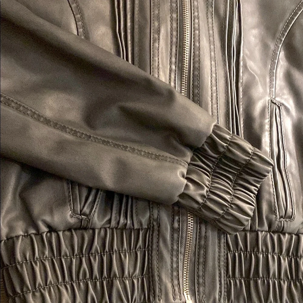 EUC [Beverly Hills Polo Club] Dark Gray Zip-Up Leather Jacket Women’s Sz Medium - Picture 7 of 12